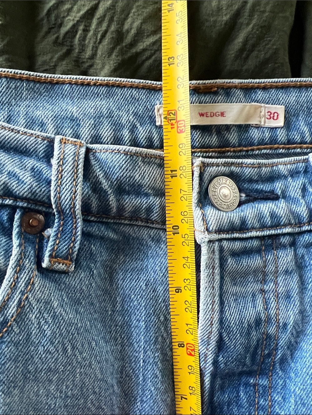 Levi's Wedgie Straight Jeans High Rise Button Fly Wash Size 30 - Picture 7 of 9